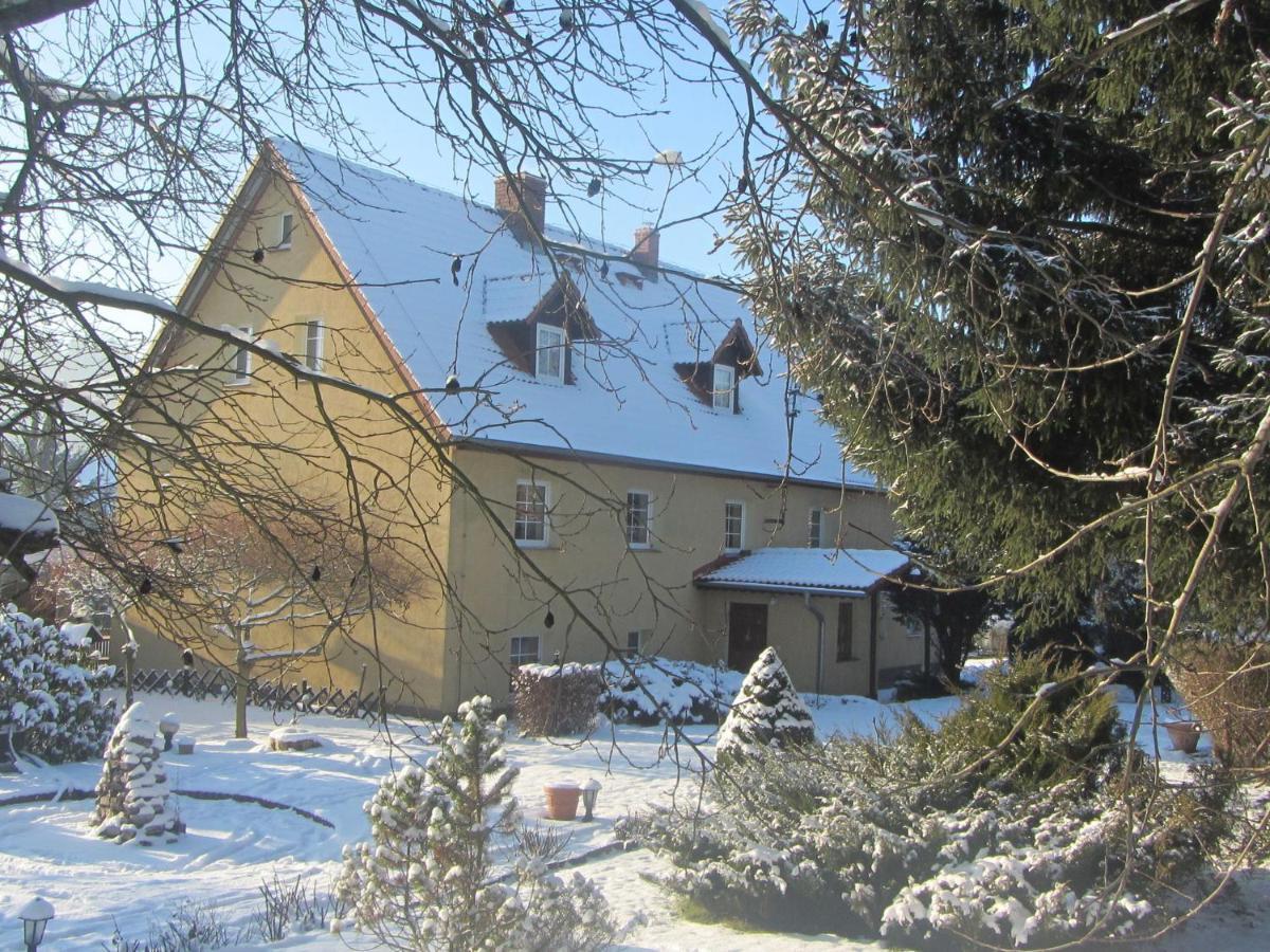 Spacious Holiday Home In Stara Kamienica With Pond Buitenkant foto